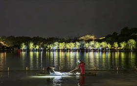 杭州回应“西湖连续一周撒7吨漂白粉”